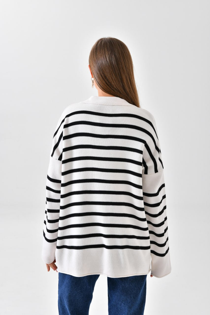Gestreifter Pullover Weiß